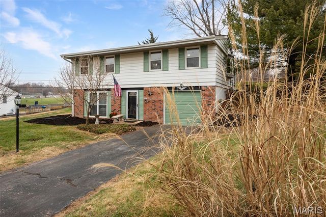 915 Trianon Lane, Unincorporated, MO 63011