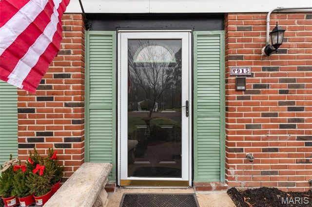 915 Trianon Lane, Unincorporated, MO 63011