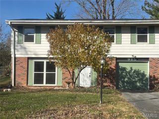 915 Trianon Lane, Unincorporated, MO 63011