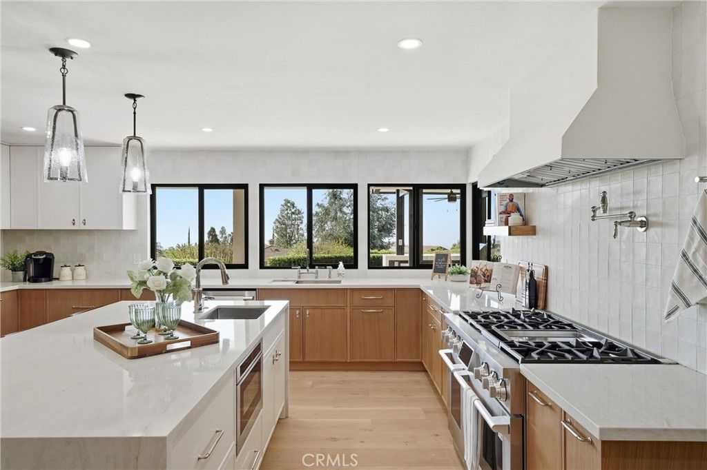 Image 21 of property listing at 2532 E Vista Drive, Upland, CA 91784