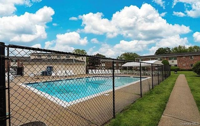 2453 Union Blvd 32A, Islip, NY 11751