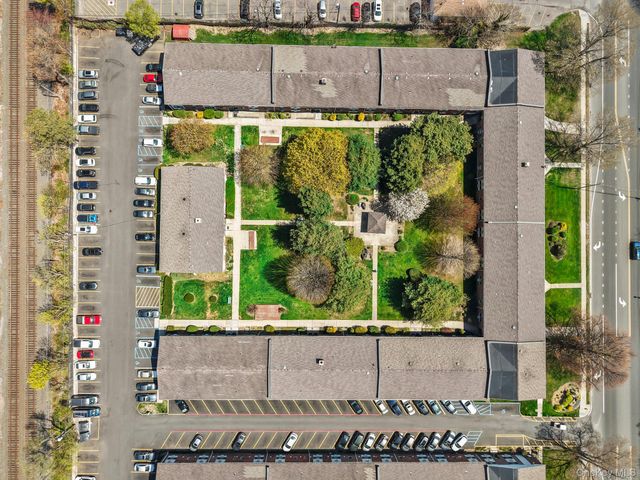 2453 Union Blvd 32A, Islip, NY 11751