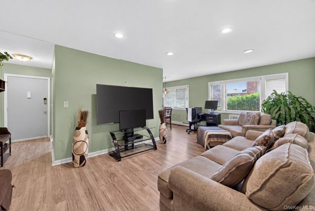 2453 Union Blvd 32A, Islip, NY 11751