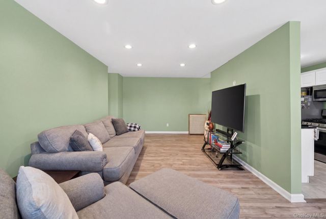 2453 Union Blvd 32A, Islip, NY 11751