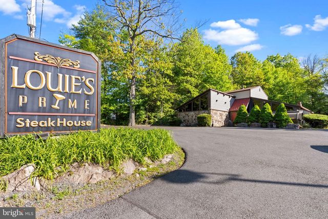 443 MOUNTAINWOODS DR, Lake Harmony, PA 18624