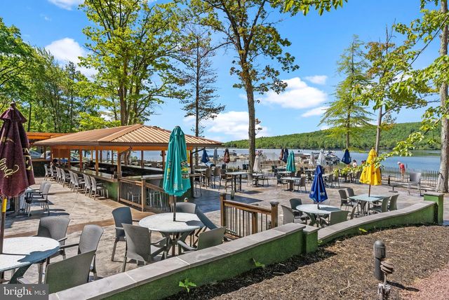 443 MOUNTAINWOODS DR, Lake Harmony, PA 18624