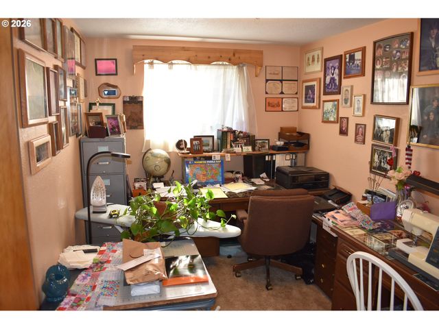 2360 HIGH St, Reedsport, OR 97467