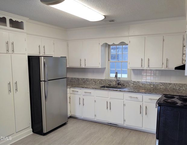 15 N Fisher Street B, Raleigh, NC 27610