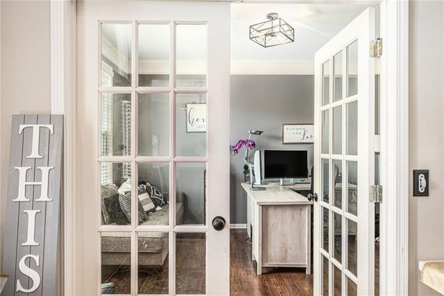 7325 OAKVIEW Street, Shawnee, KS 66216