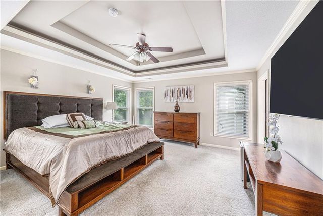 7325 OAKVIEW Street, Shawnee, KS 66216