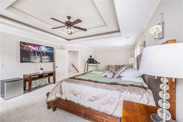 7325 OAKVIEW Street, Shawnee, KS 66216