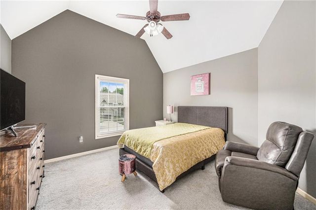 7325 OAKVIEW Street, Shawnee, KS 66216