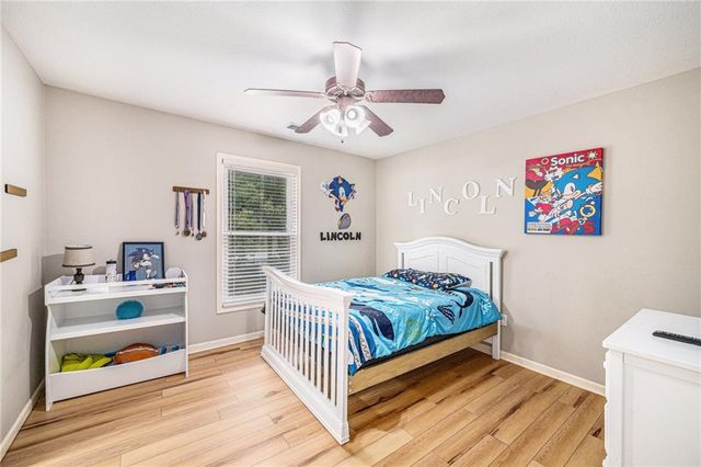 7325 OAKVIEW Street, Shawnee, KS 66216