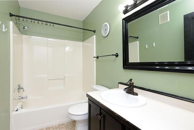 1510 57th Avenue S, Fargo, ND 58104