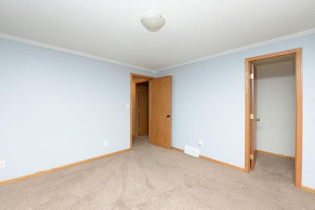 1510 57th Avenue S, Fargo, ND 58104