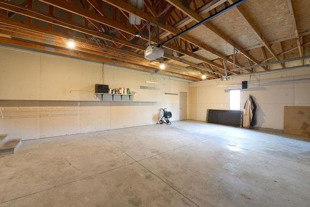 1510 57th Avenue S, Fargo, ND 58104