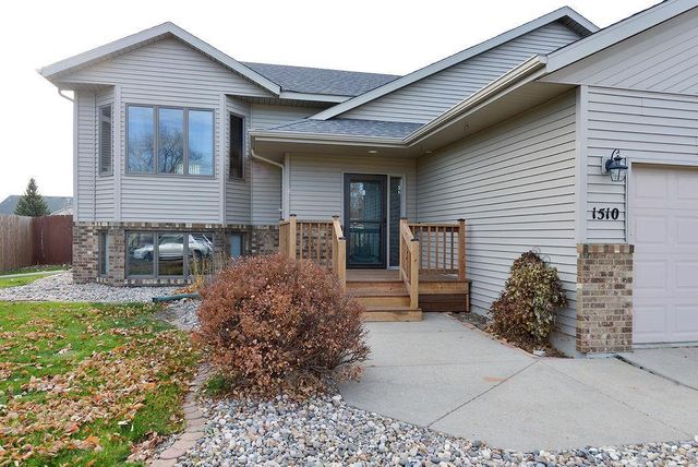 1510 57th Avenue S, Fargo, ND 58104