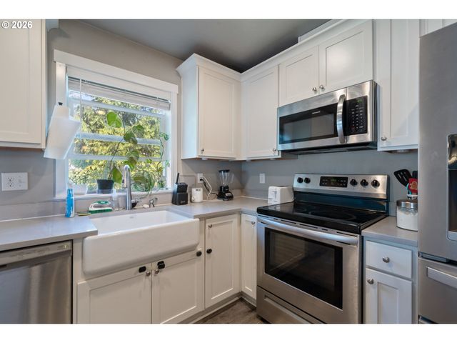 1185 Ne FRANCIS St, Rockaway Beach, OR 97136