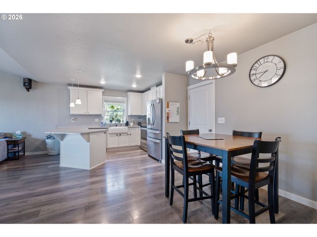 1185 Ne FRANCIS St, Rockaway Beach, OR 97136