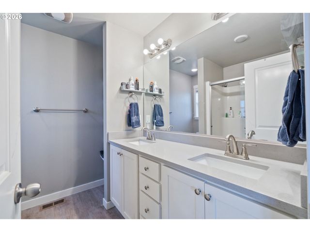1185 Ne FRANCIS St, Rockaway Beach, OR 97136