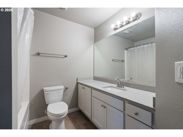 1185 Ne FRANCIS St, Rockaway Beach, OR 97136