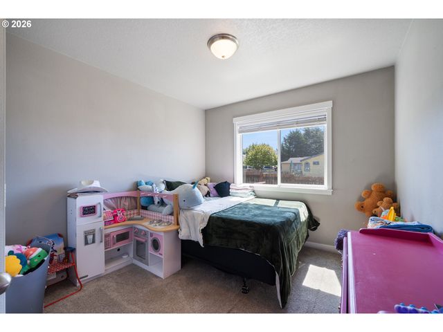 1185 Ne FRANCIS St, Rockaway Beach, OR 97136