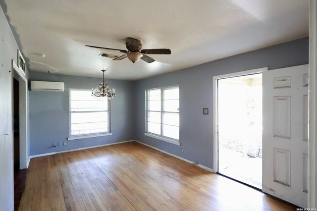 654 ELLOR DR, San Antonio, TX 78228