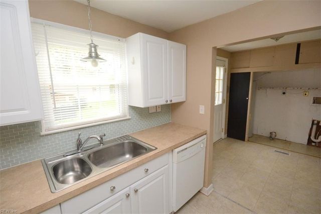 535 Fishermans RD, Norfolk, VA 23503