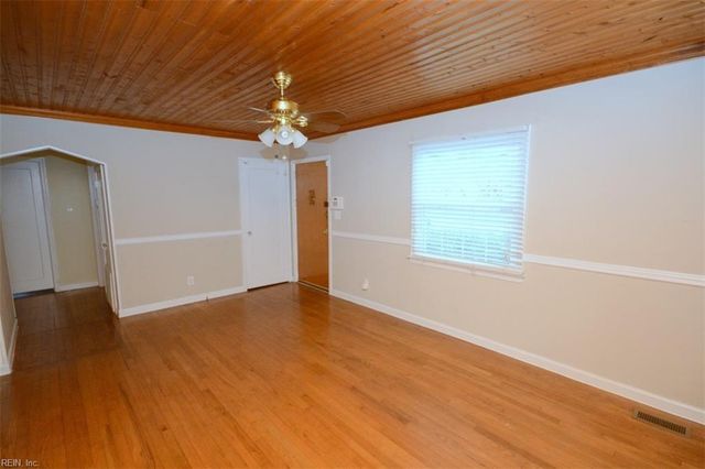 535 Fishermans RD, Norfolk, VA 23503