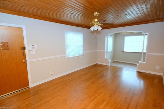 535 Fishermans RD, Norfolk, VA 23503