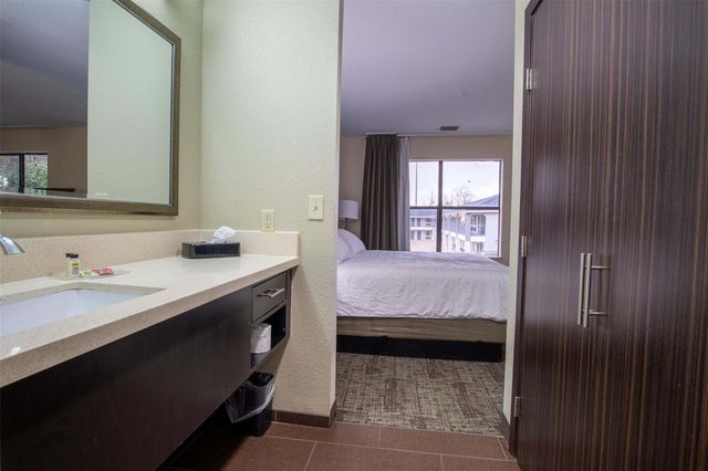 18828 State Highway 249 201, Houston, TX 77070