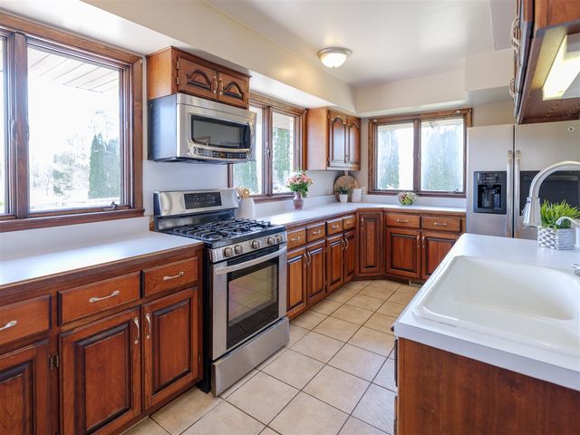 117 4th Street, Plainwell, MI 49080