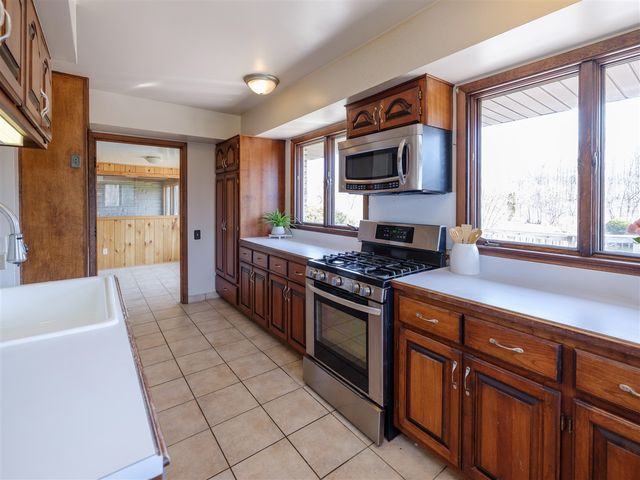 117 4th Street, Plainwell, MI 49080