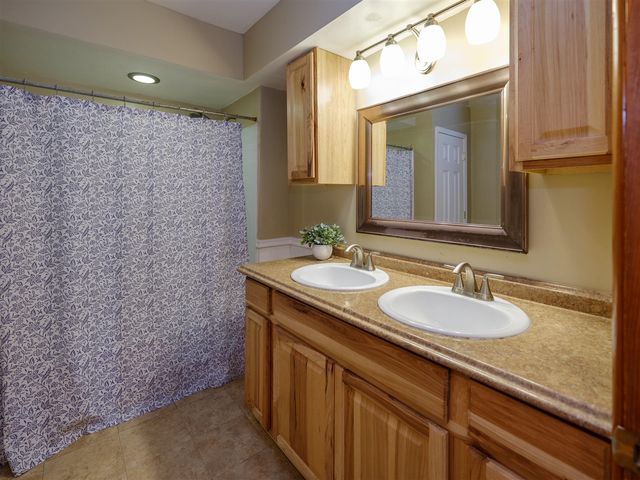 117 4th Street, Plainwell, MI 49080