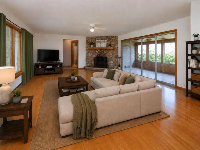 117 4th Street, Plainwell, MI 49080