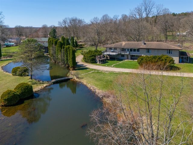 117 4th Street, Plainwell, MI 49080
