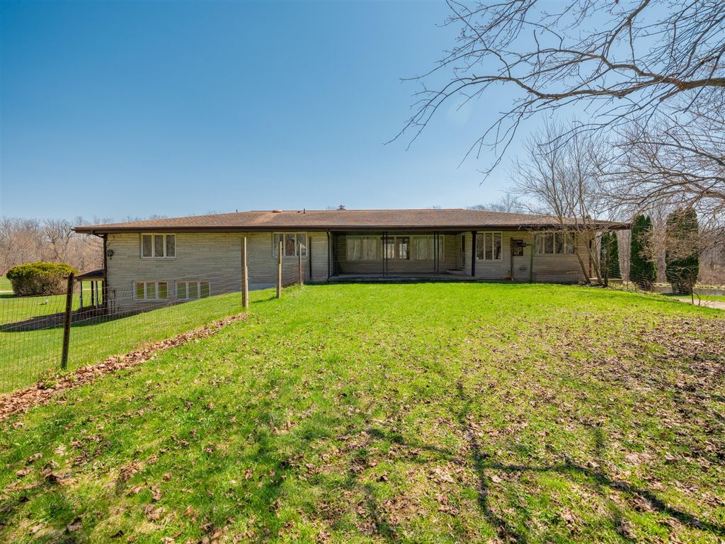 117 4th Street, Plainwell, MI 49080