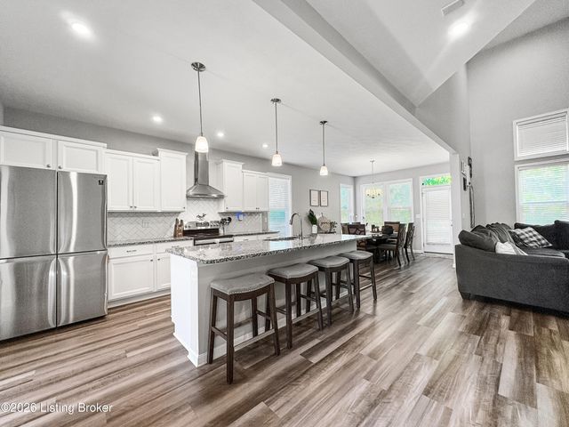 152 Goldeneye Ct, Shepherdsville, KY 40165