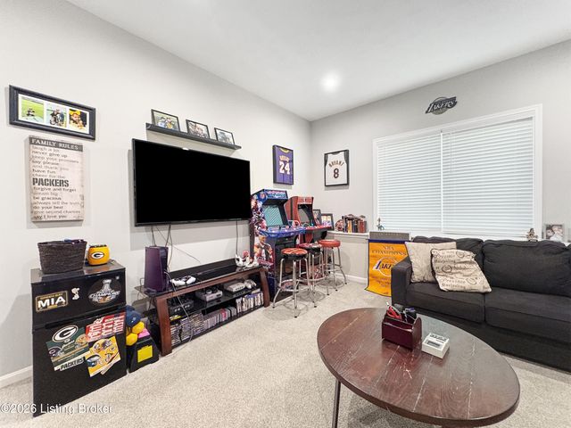 152 Goldeneye Ct, Shepherdsville, KY 40165