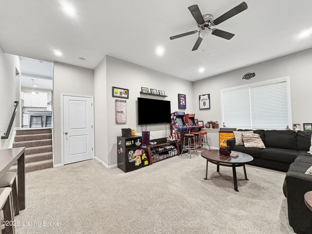 152 Goldeneye Ct, Shepherdsville, KY 40165