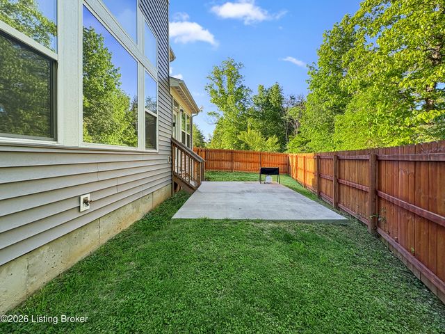 152 Goldeneye Ct, Shepherdsville, KY 40165