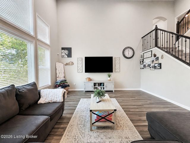152 Goldeneye Ct, Shepherdsville, KY 40165