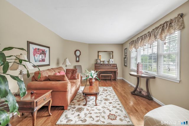 460 Stonehouse Road, Trumbull, CT 06611