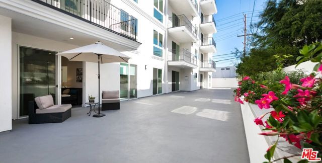 1237 S Holt Avenue 303, Los Angeles, CA 90035