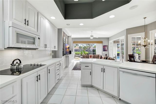 3394 Cerrito CT, Naples, FL 34109