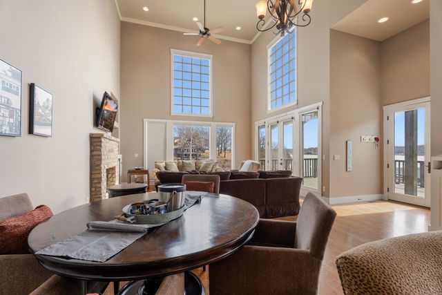 2373 Melody Point Circle, Grove, OK 74344