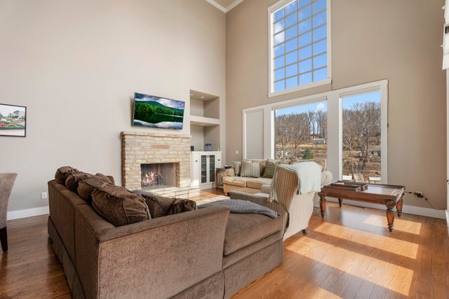 2373 Melody Point Circle, Grove, OK 74344