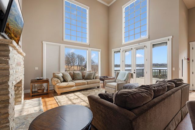 2373 Melody Point Circle, Grove, OK 74344