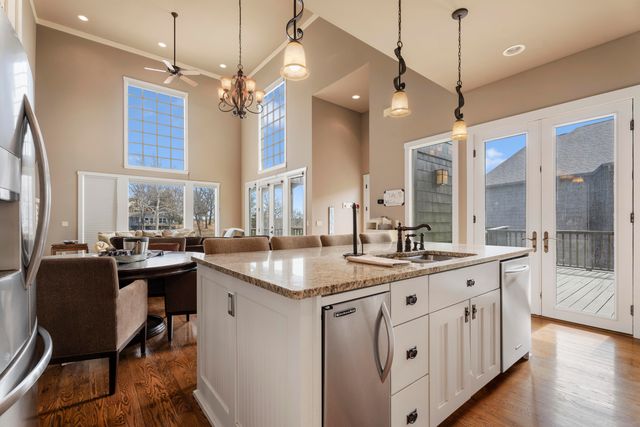 2373 Melody Point Circle, Grove, OK 74344