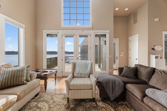 2373 Melody Point Circle, Grove, OK 74344